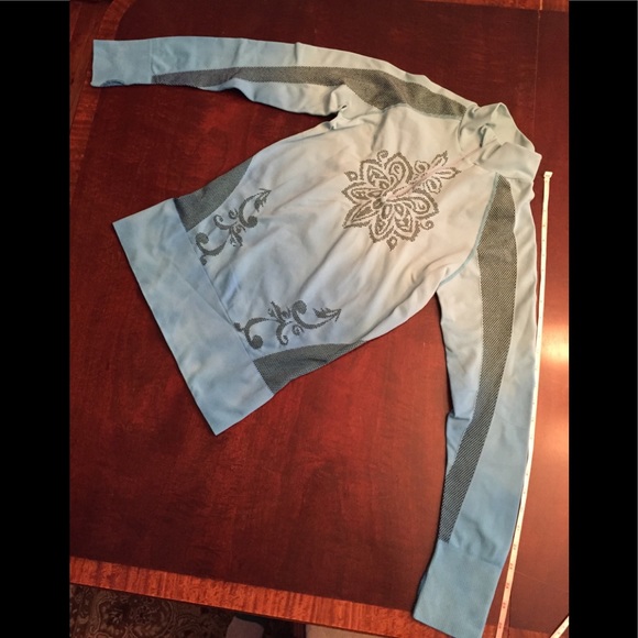 Athleta Jackets & Blazers - Athleta pullover jacket- Sz M.  Blue Ombré.   EUC!